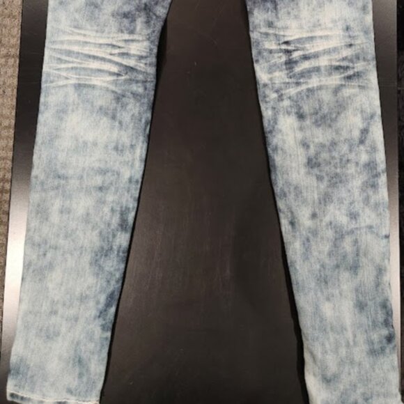Almost Famous Size 0 Distressed Skinny Jeans - Picture 4 of 12